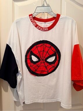 Marvel Women' Spider-Man 60th anniversary-White & Red cropped Tee 3X
